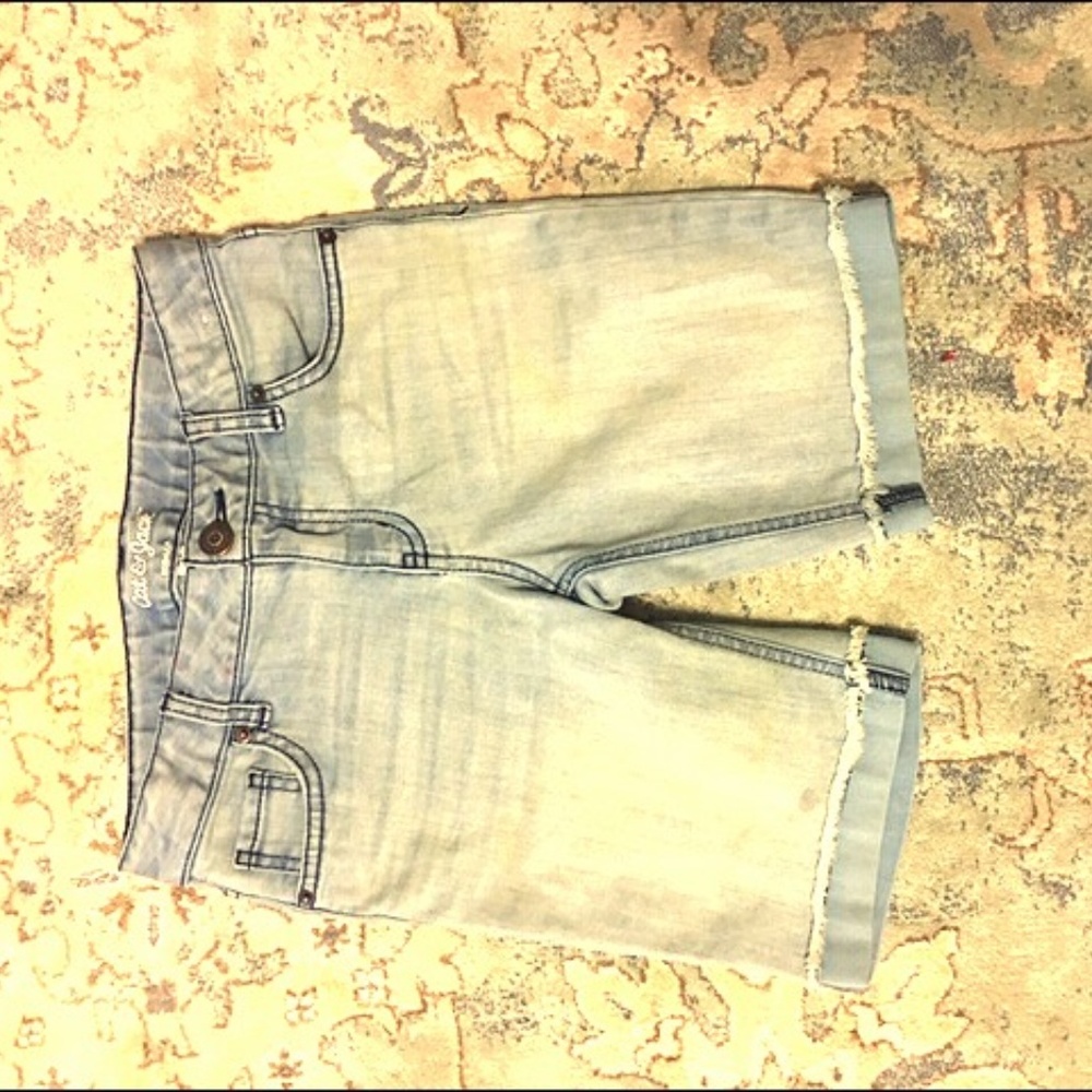 🌟Girls size 10-12 Jean bleached shorts